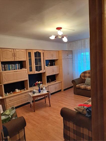 Apartament cu 2 camere decomandat în Micro 12