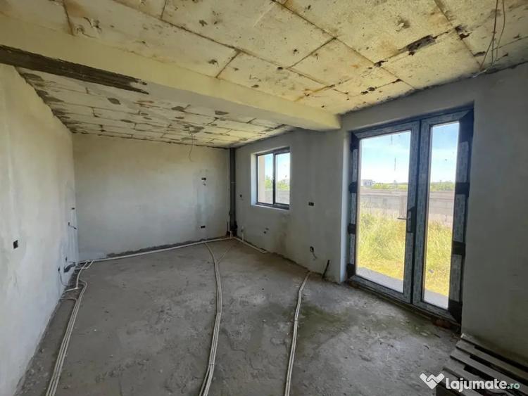 Casă cu 4 camere cu Teren 500 Mp în Ghercești