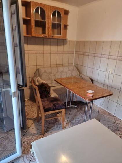 Apartament cu 2 camere decomandat, mobilat în Sud