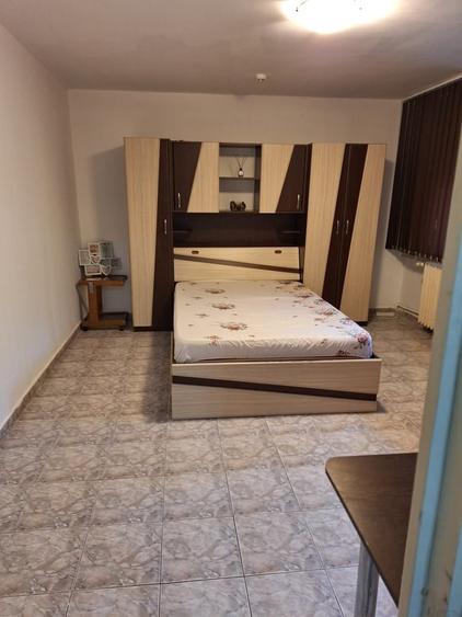 Garsonieră decomandată în Colentina