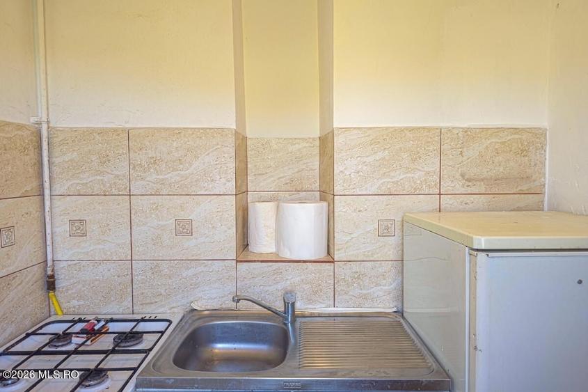 Apartament cu 3 camere semidecomandat în Șagului
