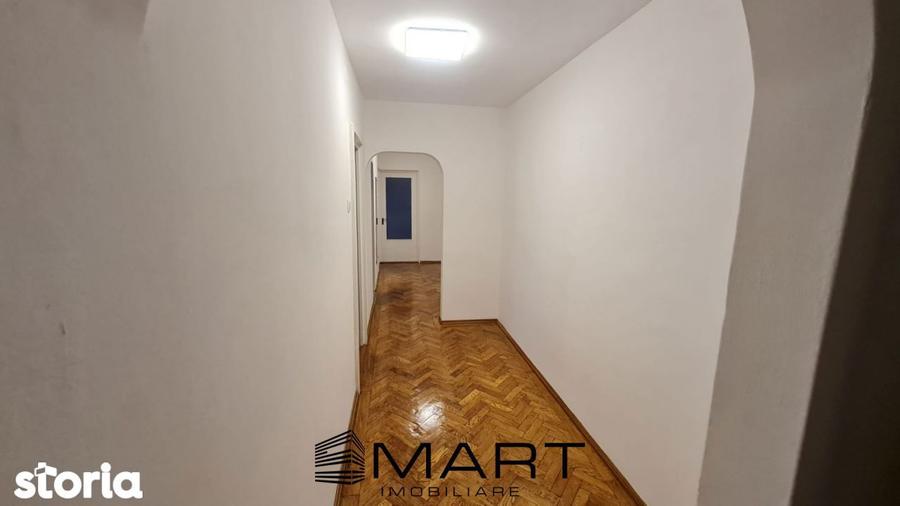 Apartament cu 3 camere în Mihai Viteazul