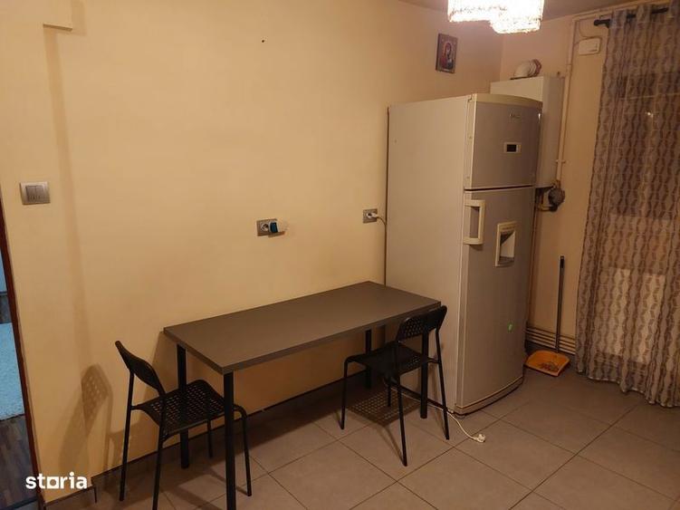 Apartament cu 3 camere în Micro 4