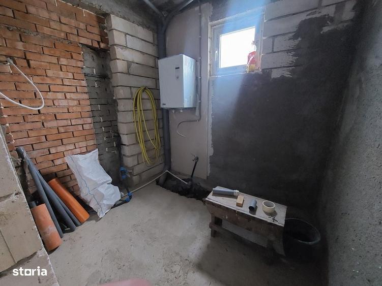 Casă cu 4 camere în Priseaca
