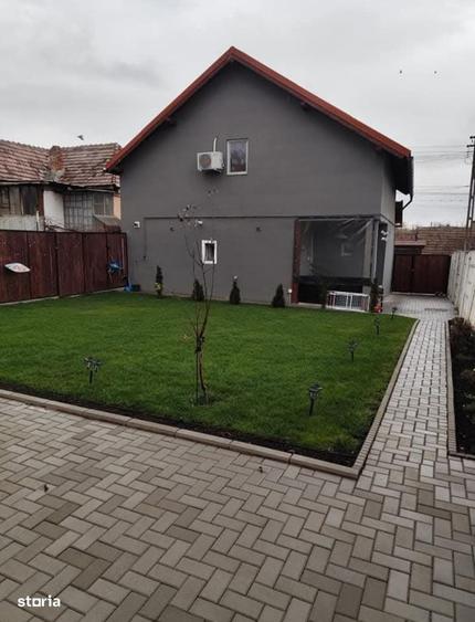 Casă cu 4 camere în Șura Mare
