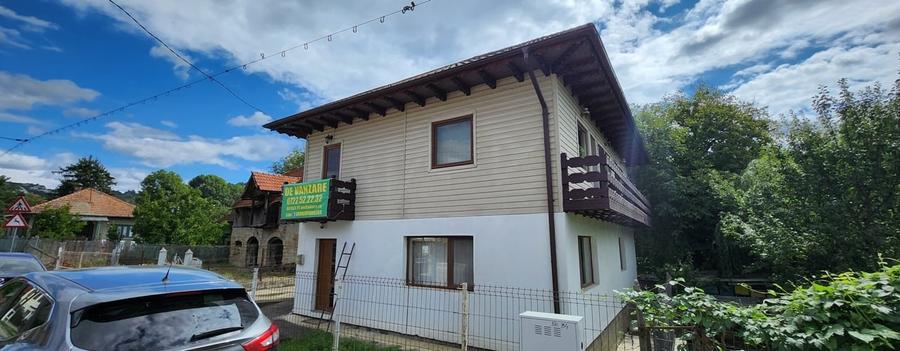 Casă individuală cu 5 camere cu Teren 335 Mp în Central