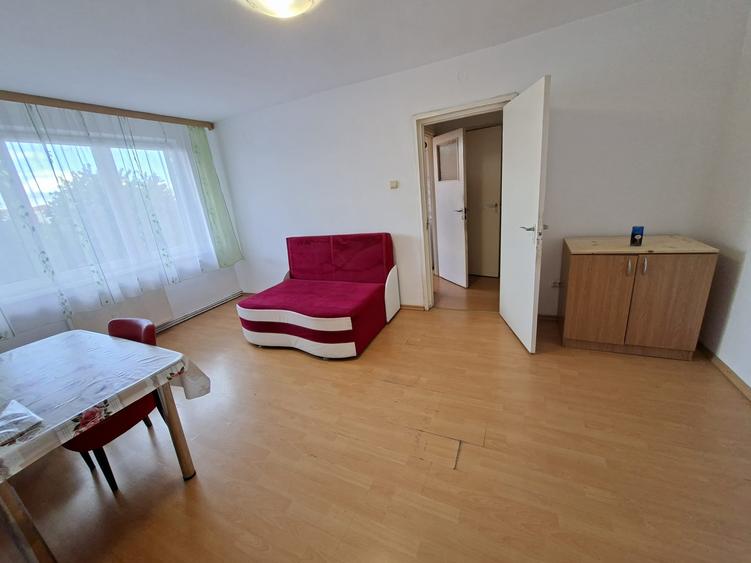 Inchiriez apartament 3 c zona Astra-piata disponibil imediat - 2