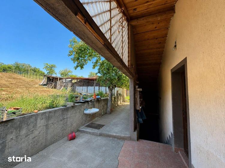 Uricani Iasi Doua Case in Una 108mp Ideala 2 Familii, 1330 mp teren - 3