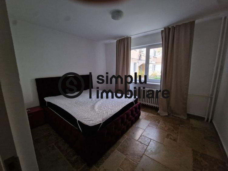 Apartament cu 3 camere semidecomandat în 1 Mai