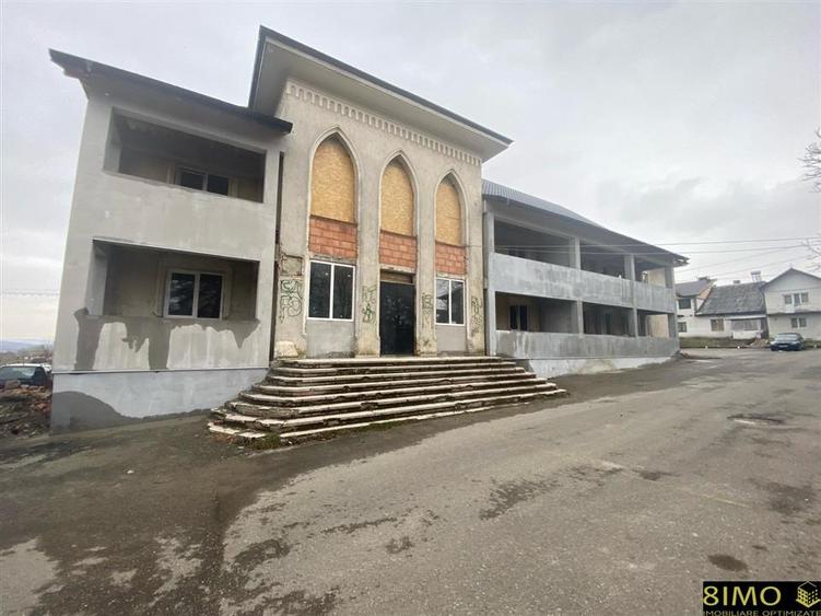 Apartament cu 4 camere decomandat în Fălticeni
