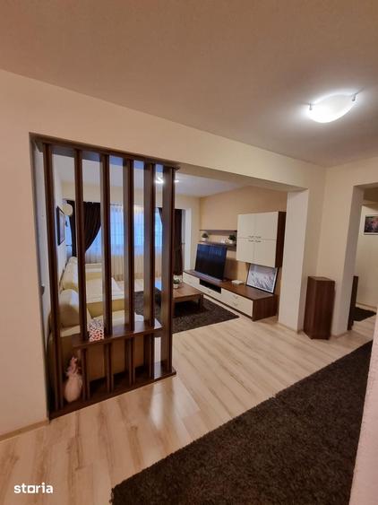 Apartament cu 3 camere decomandat în Bucium
