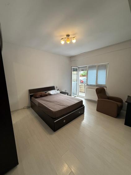 Apartament cu 3 camere decomandat în Militari