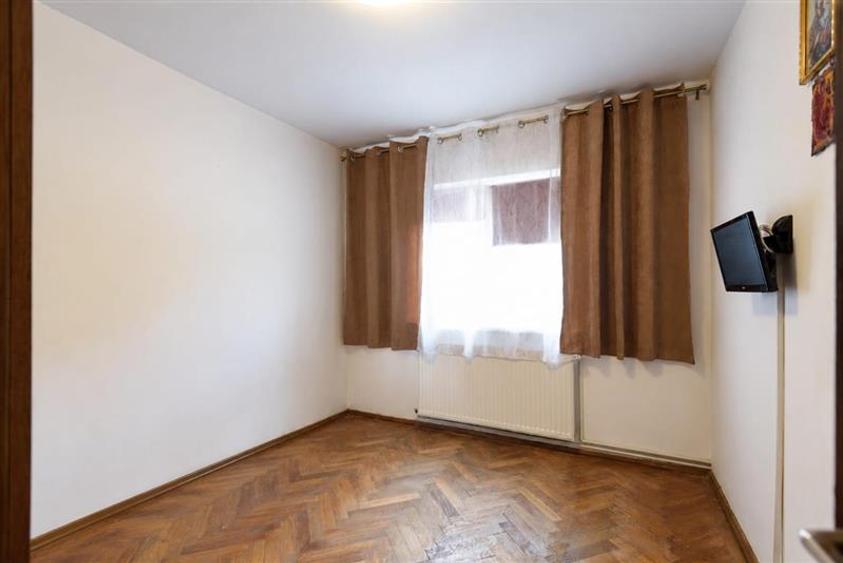Apartament cu 4 camere semidecomandat, mobilat în Tractorul
