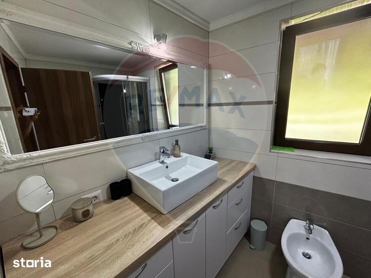 Apartament cu 3 camere în Săsar