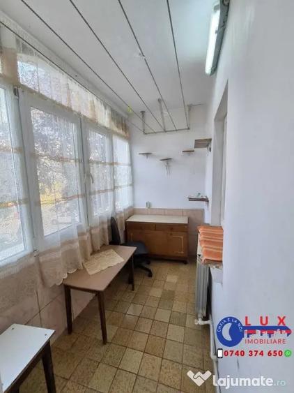 Apartament cu 2 camere decomandat în E3