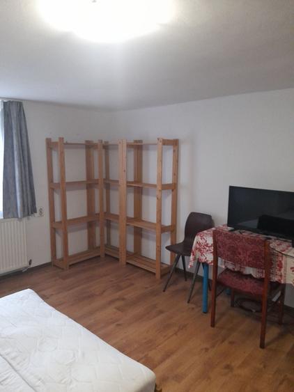 Garsonieră decomandată în Gruia