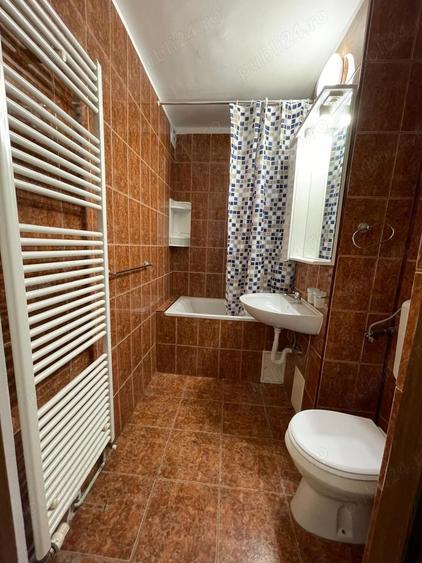 Apartament cu 2 camere semidecomandat în Dâmbovița