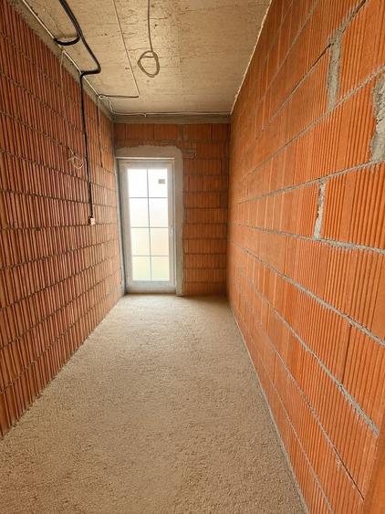 Duplex cu 4 camere cu Canalizare în Moșnița Nouă