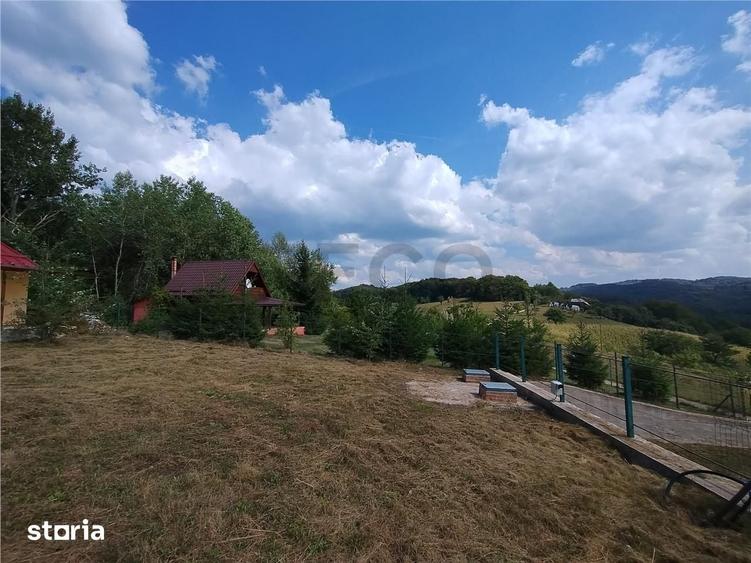Casă cu 4 camere cu Teren 600 Mp în Roșia