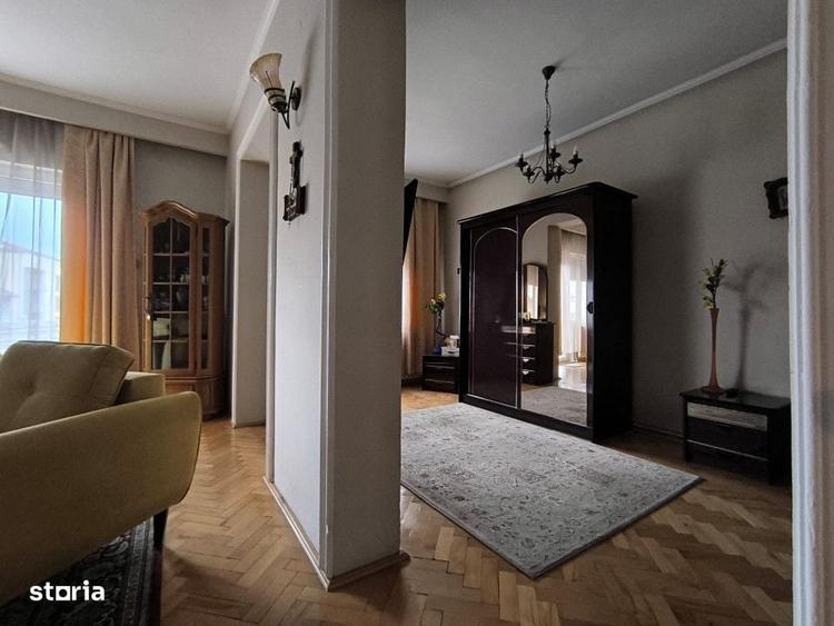Casă cu 4 camere în Calea Turzii