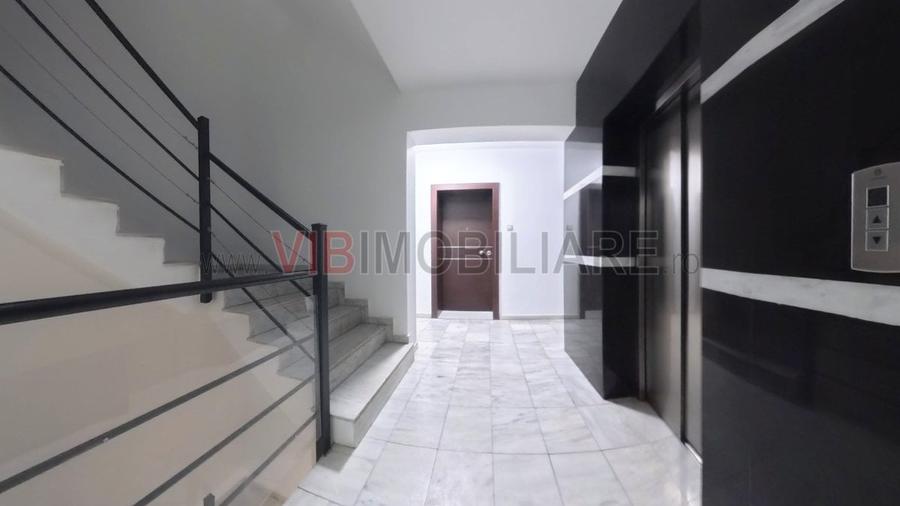 Apartament cu 2 camere semidecomandat, mobilat în Decebal