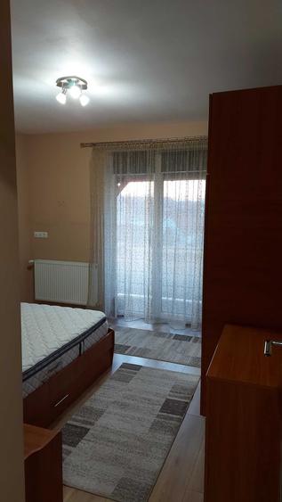 Apartament cu 3 camere decomandat în Turnișor