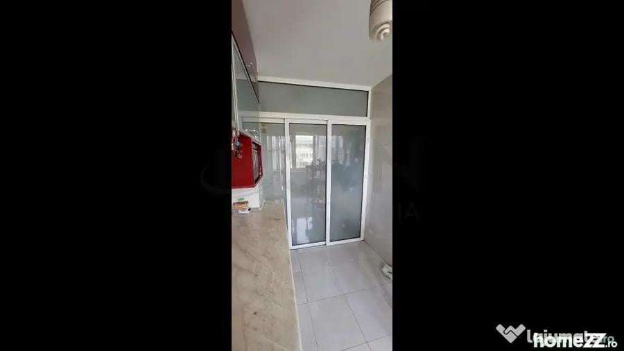 Apartament cu 3 camere semidecomandat în Iancului