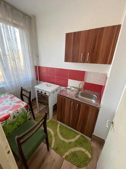 Garsonieră decomandată în Brazda lui Novac