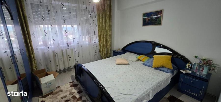 Apartament cu 3 camere decomandat în Orizont