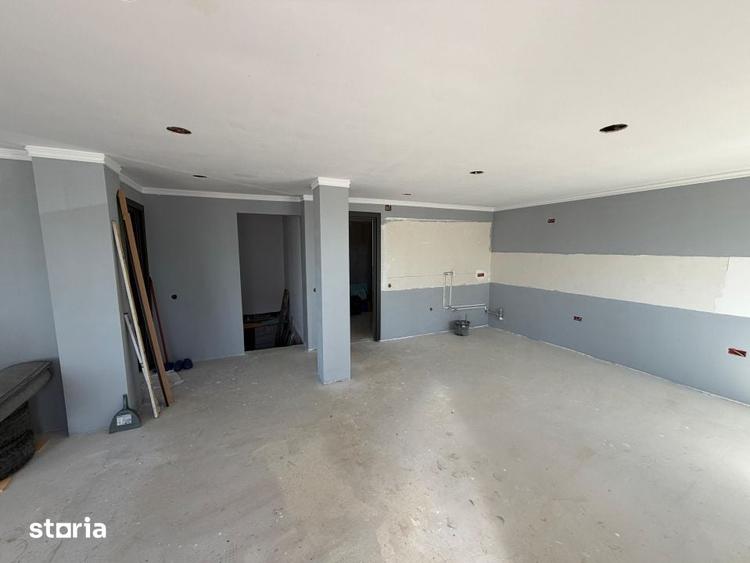 Casă cu 3 camere cu Teren 274 Mp în Zăvoi