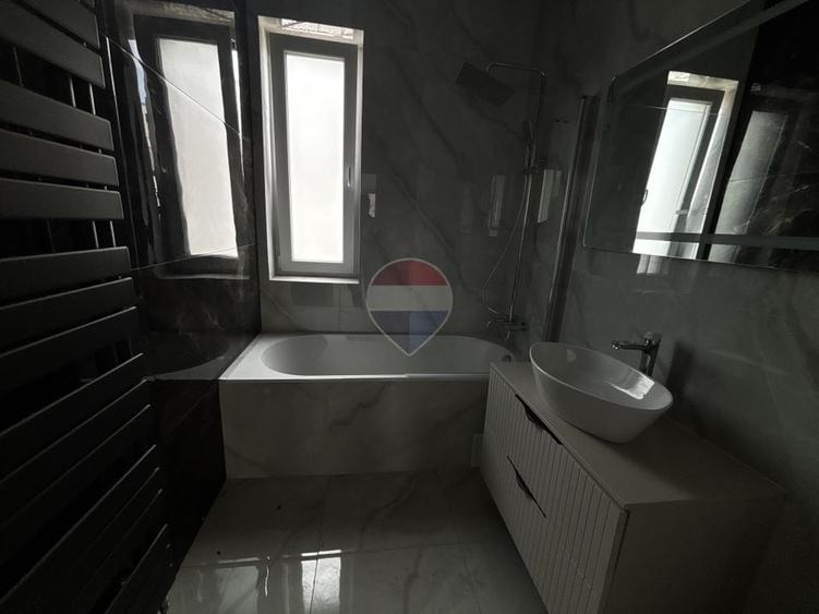 Casă individuală cu 3 camere cu Teren 385 Mp în Domnești