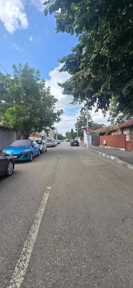 Casă cu 5 camere cu Teren 600 Mp în Andronache