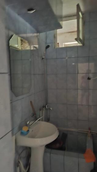 Apartament cu 2 camere decomandat în Petros