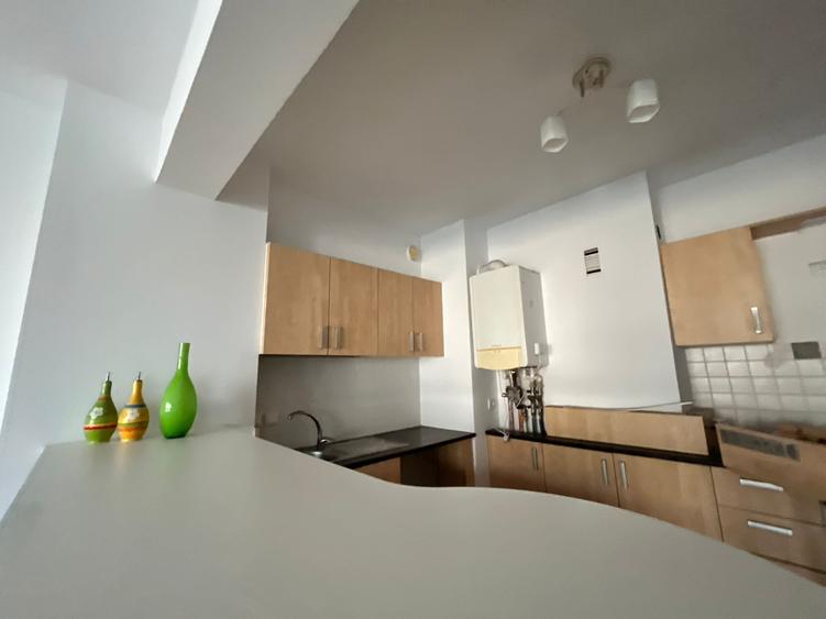 Apartament cu 3 camere decomandat în Dristor