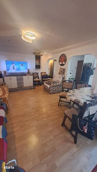 Apartament cu 4 camere decomandat în Gării