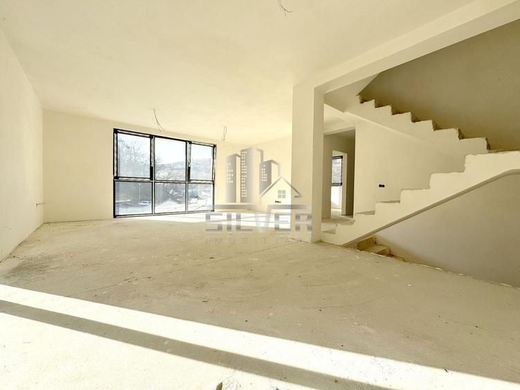 Duplex cu 4 camere cu Canalizare în Florești