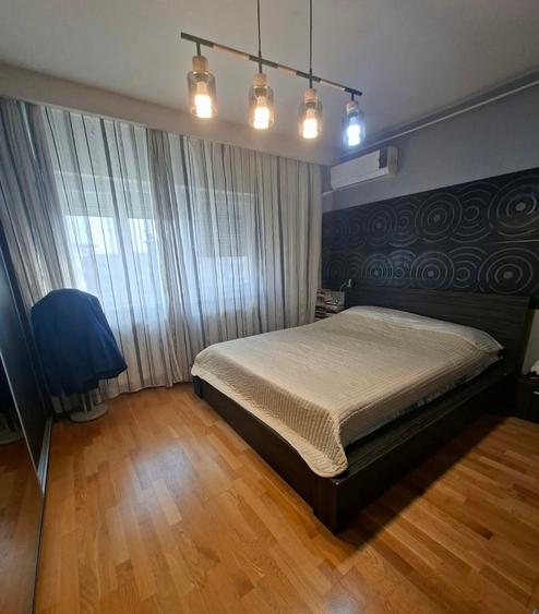 Apartament cu 4 camere în Vitan Mall