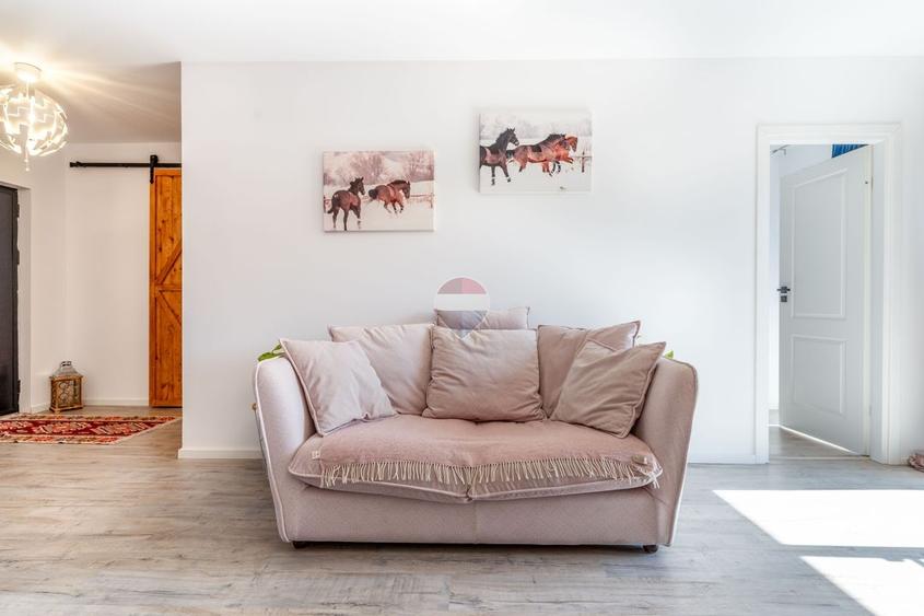 Apartament cu 2 camere semidecomandat, mobilat în Florești
