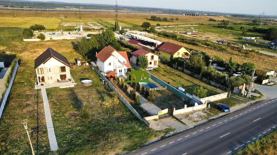 Casă cu Teren 3600 Mp în Slăvitești