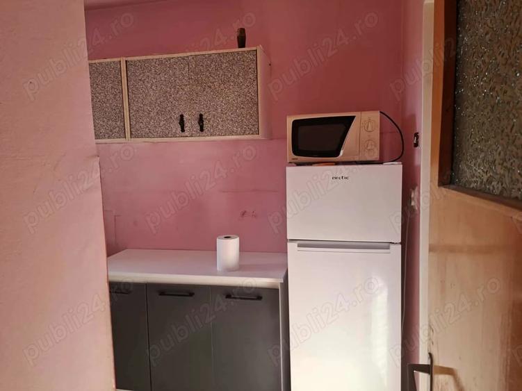 Apartament cu 3 camere semidecomandat în Rogerius
