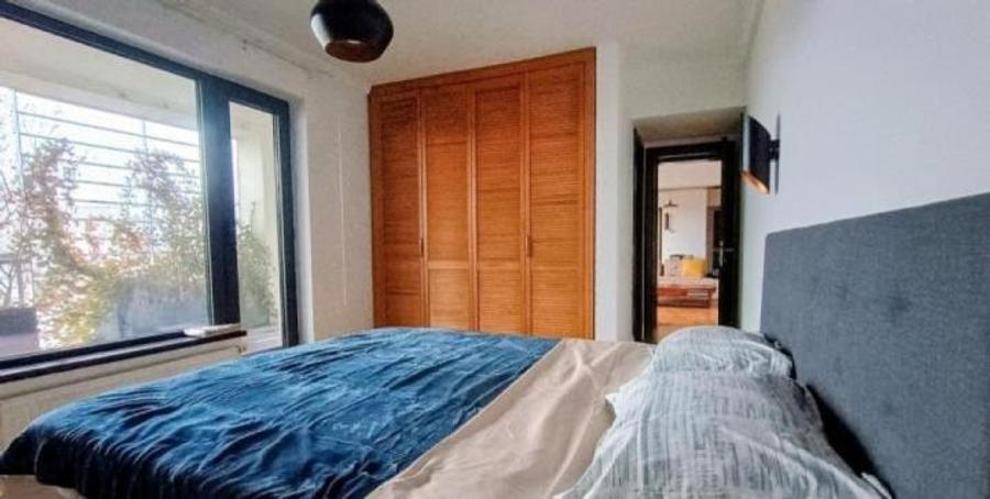 Apartament cu 3 camere, mobilat în 1 Mai