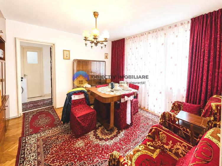 Apartament cu 3 camere semidecomandat în Dărmănești