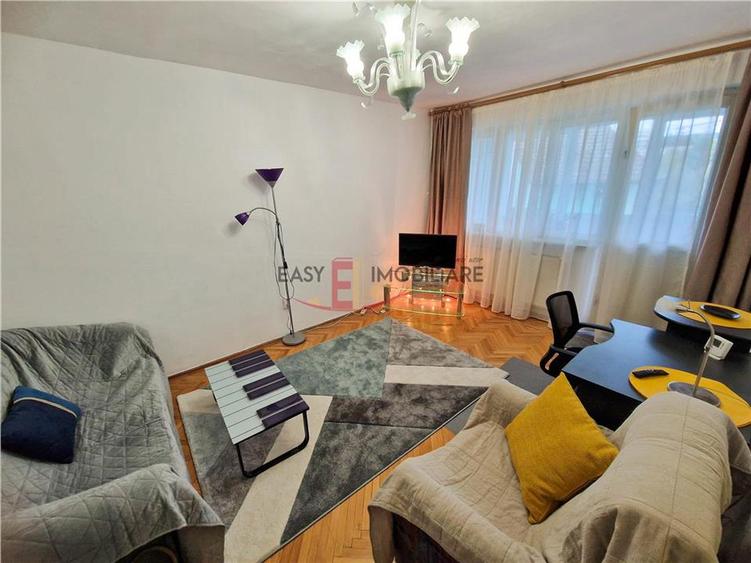 Apartament cu 3 camere decomandat în Dâmbu Pietros