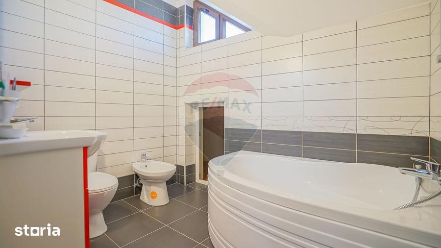 Casă cu 4 camere cu Teren 742 Mp în Dârste