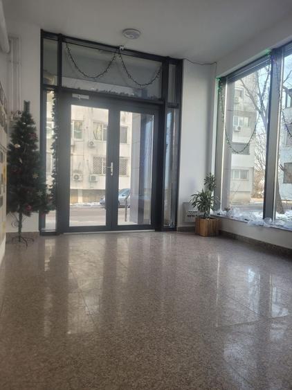 Apartament cu 3 camere decomandat în Faleza Nord