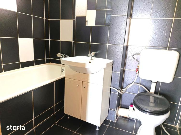 Apartament cu 2 camere decomandat în Titan