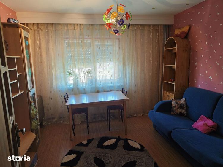 Apartament cu 3 camere decomandat în 1 Mai
