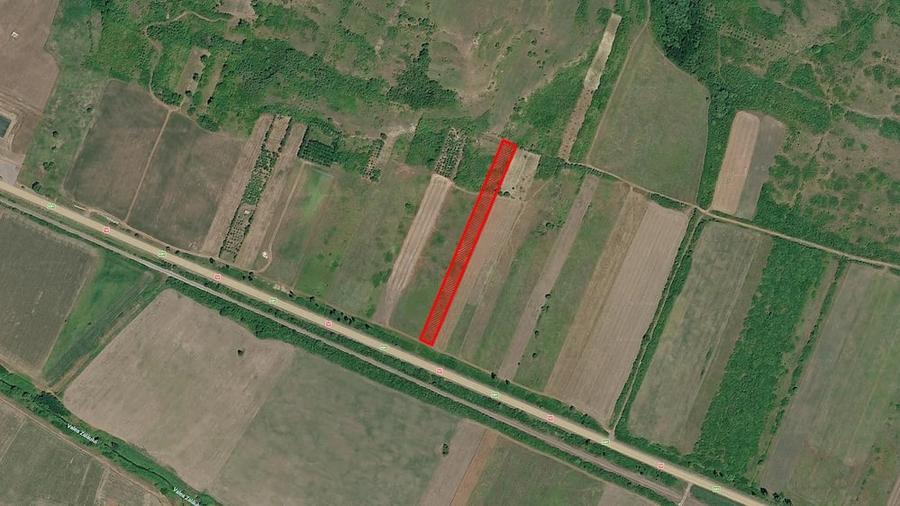 Teren de 4600 mp, în Sălăjeni