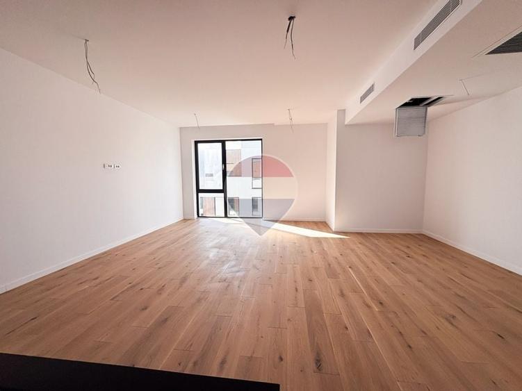 Casă individuală cu 4 camere cu Teren 158 Mp în Central