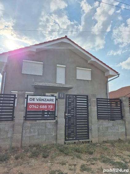 Casă cu 4 camere în Sântandrei